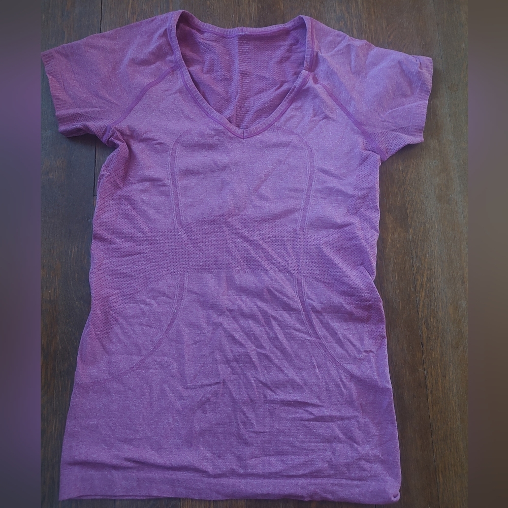 Lululemon swiftly purple top size 6